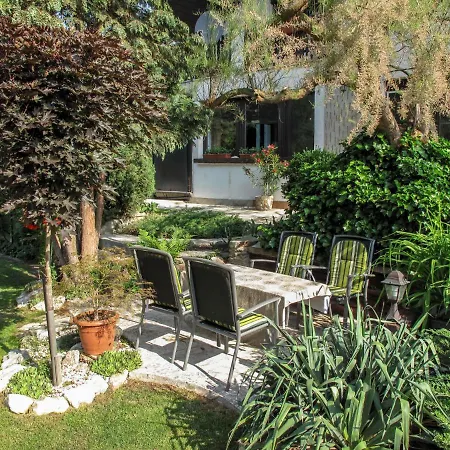 Апартаменты Apartment Hlasna Treban Hlasna Treban
